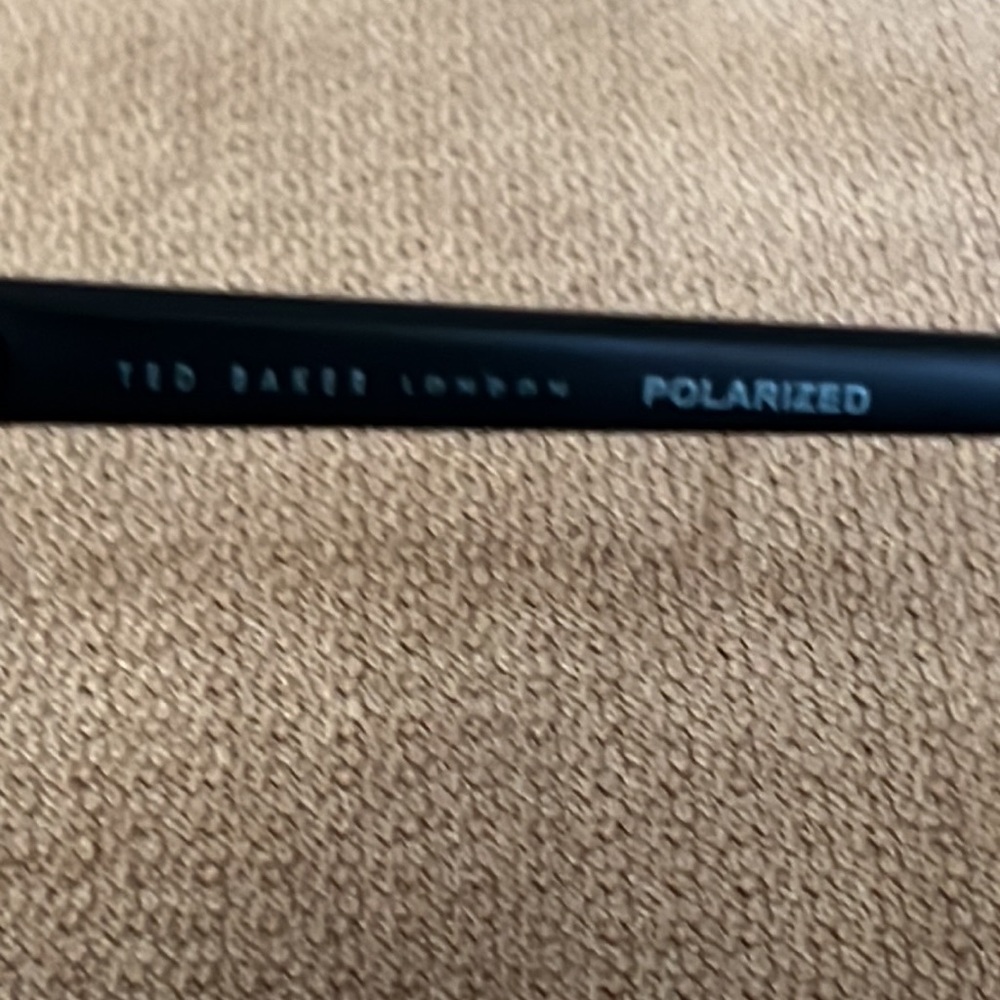 Ted Baker London polarized sun glasses - Picture 3 of 6